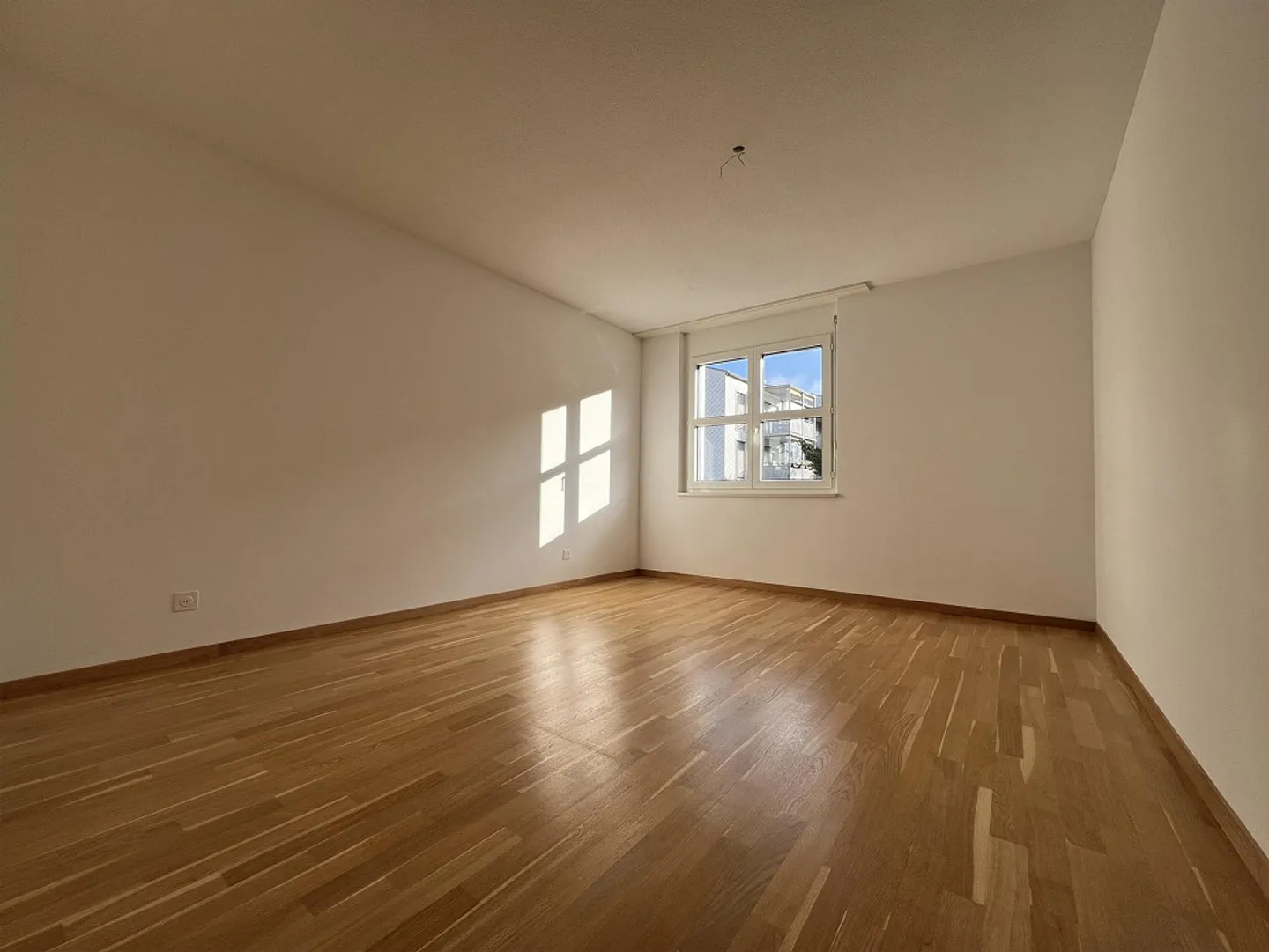 Appartamento tranquillo di 4,5 stanze nel verde - Foto 7 di 13