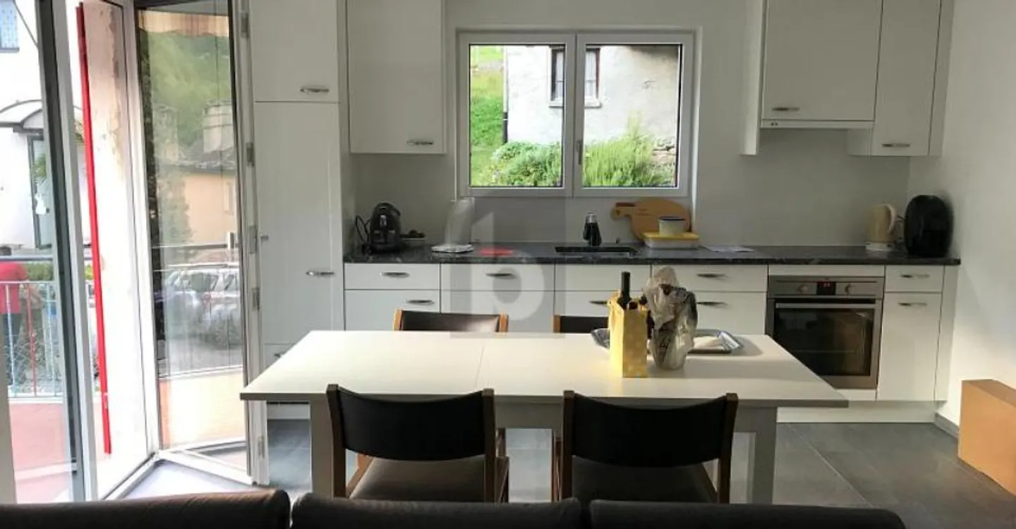 RENOVATED, MODERN IN A SUNNY AND QUIET AREA - Photo 2 of 5