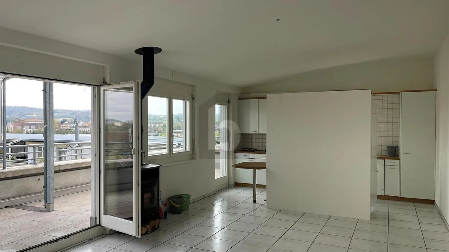 GROSSZÜGIG MIT BALKON UND WEITSICHT - Foto 2 von 6