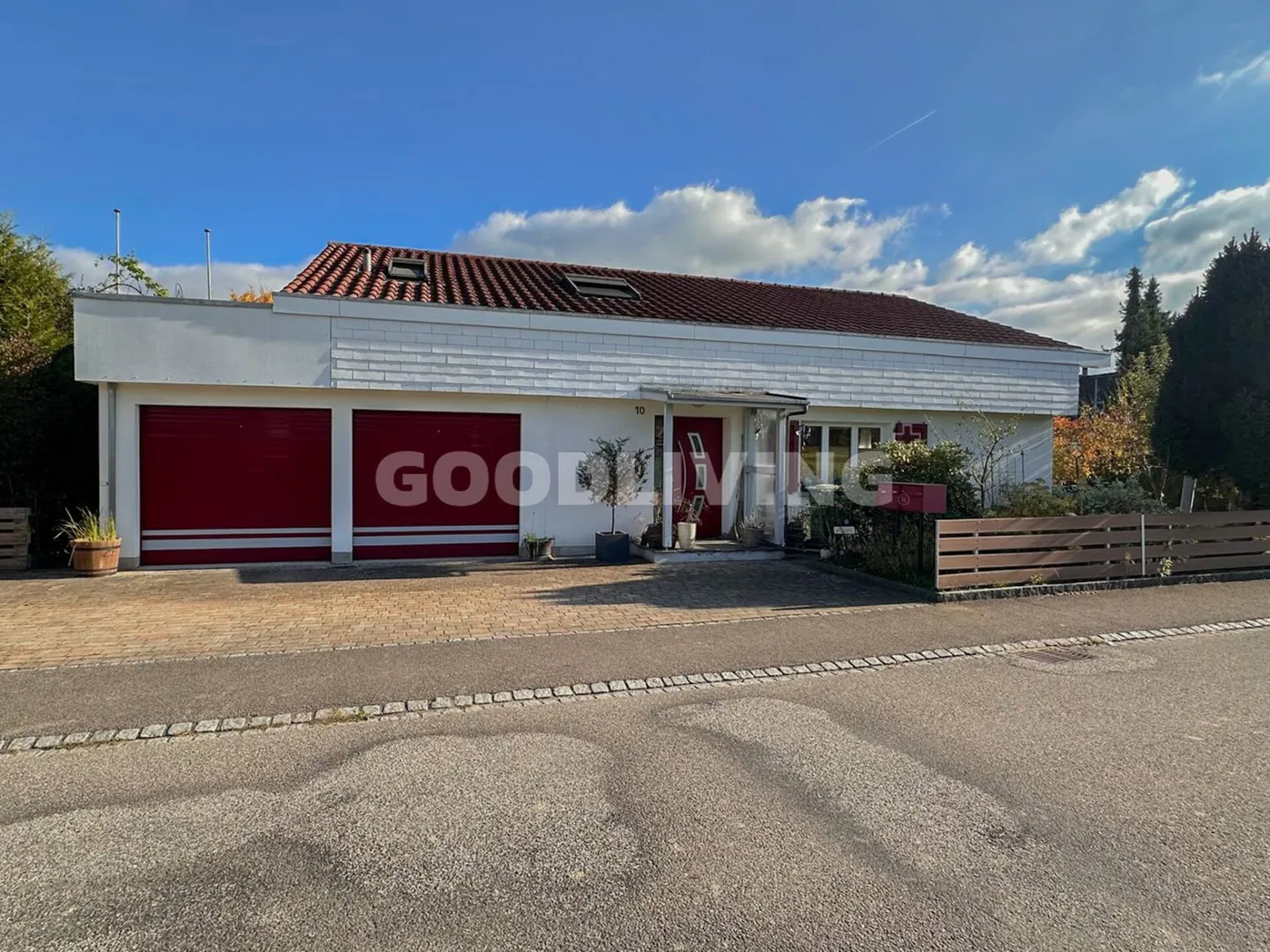 Casa unifamiliare con appartamento separato - Foto 1 di 7