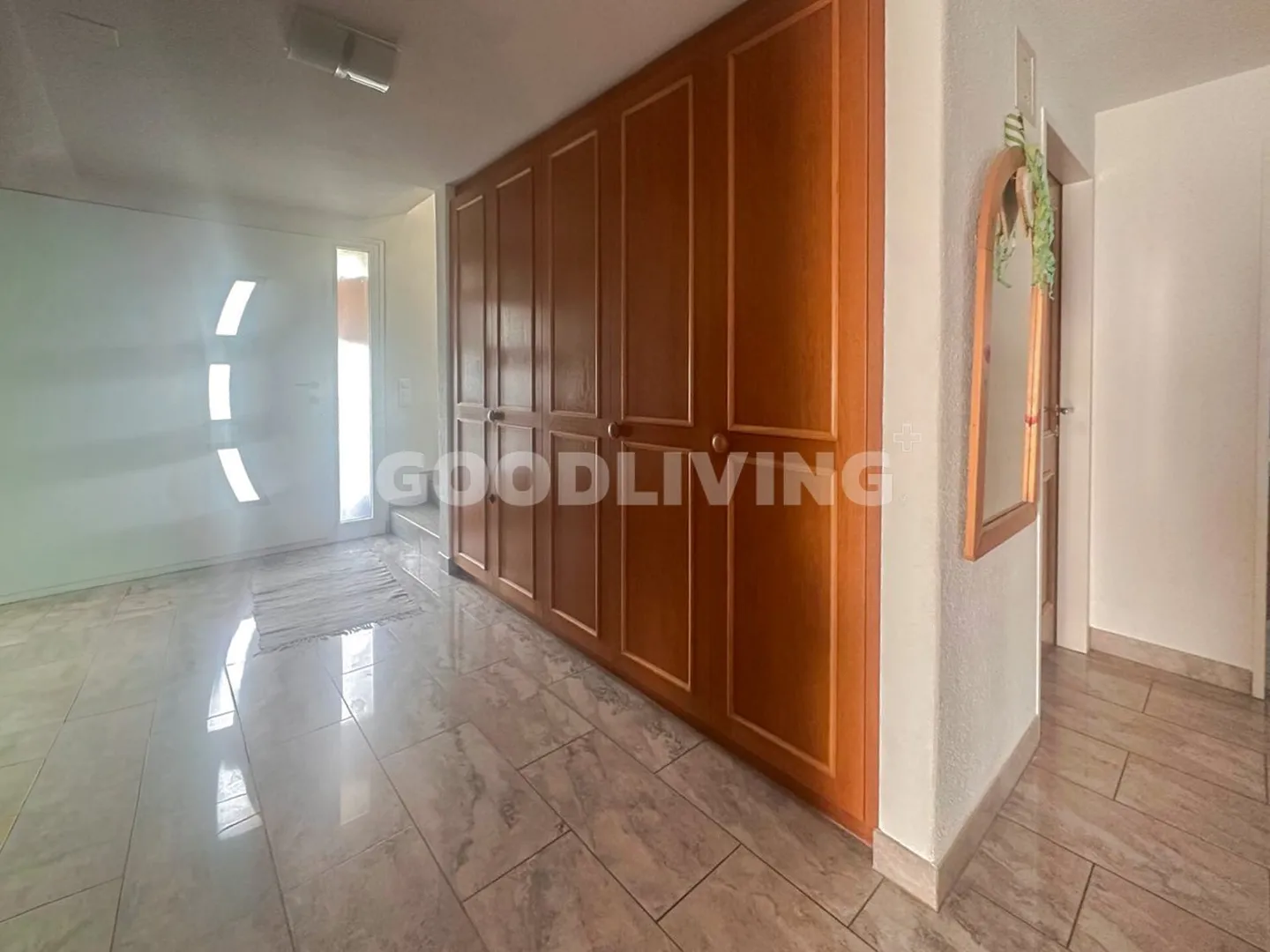 Casa unifamiliare con appartamento separato - Foto 5 di 7