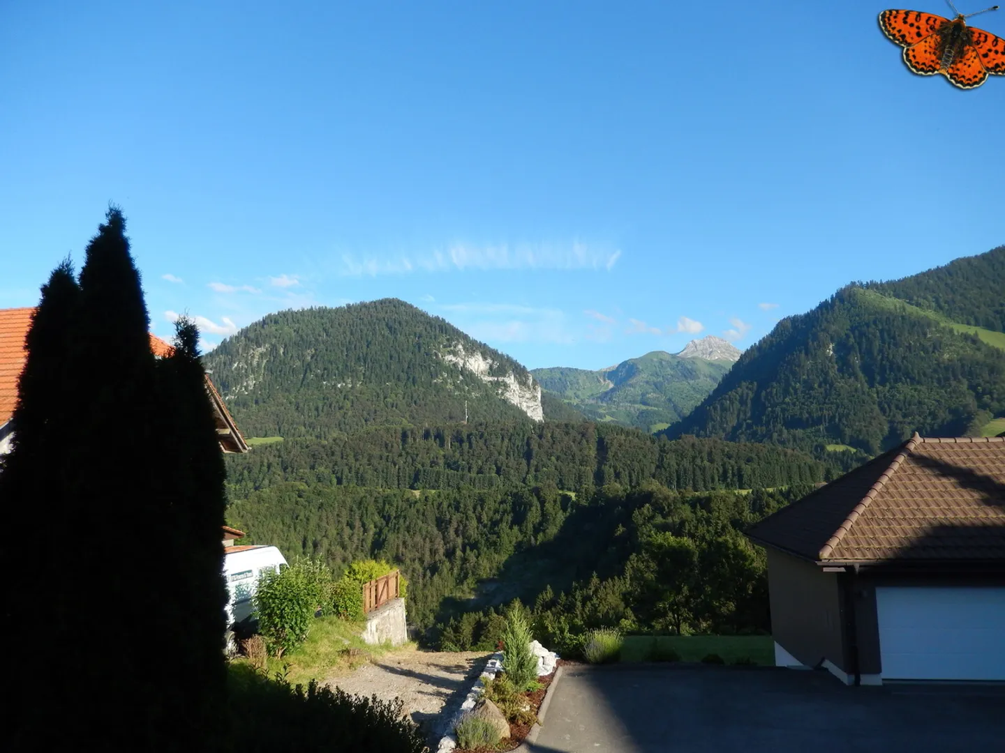 CHIC 3 ½ ROOMS RENOVATED - Large V-shaped balcony of 25m²! - Photo 4 of 11