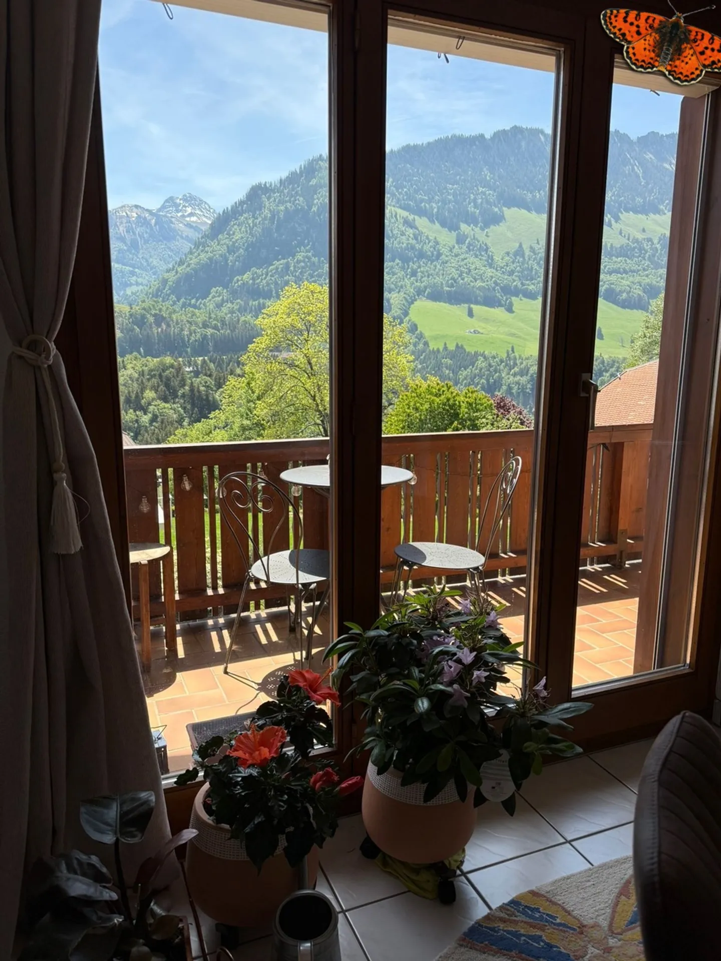 CHIC 3 ½ ROOMS RENOVATED - Large V-shaped balcony of 25m²! - Photo 5 of 11