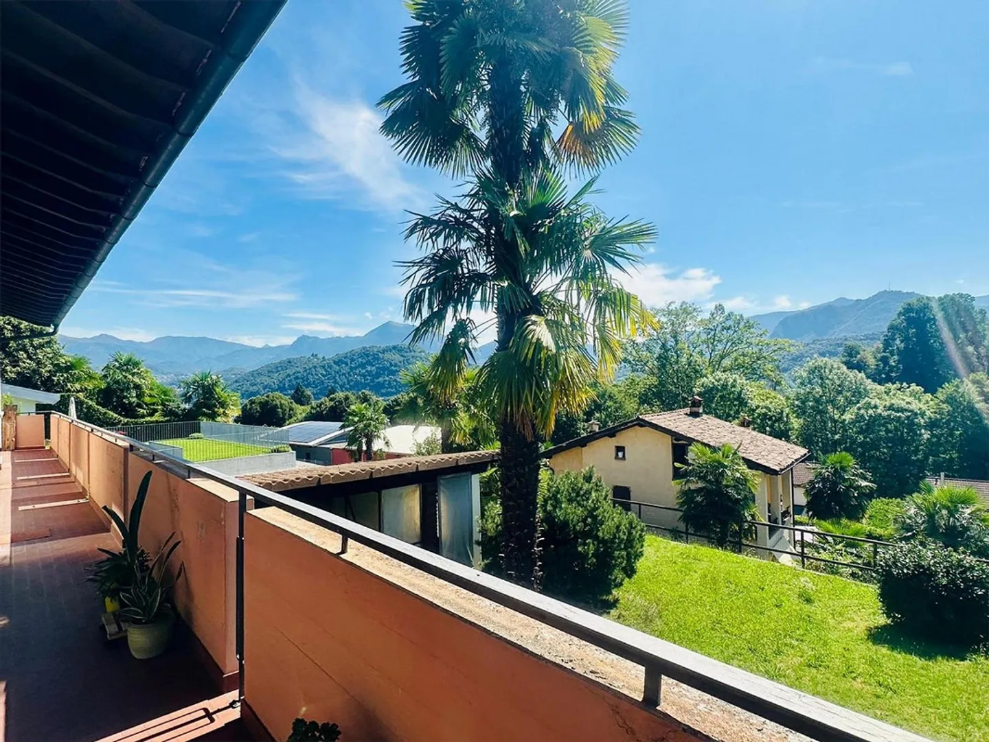 Maison bifamiliale avec jardin dans un quartier résidentiel à Agno à vendre - Photo 1 sur 10