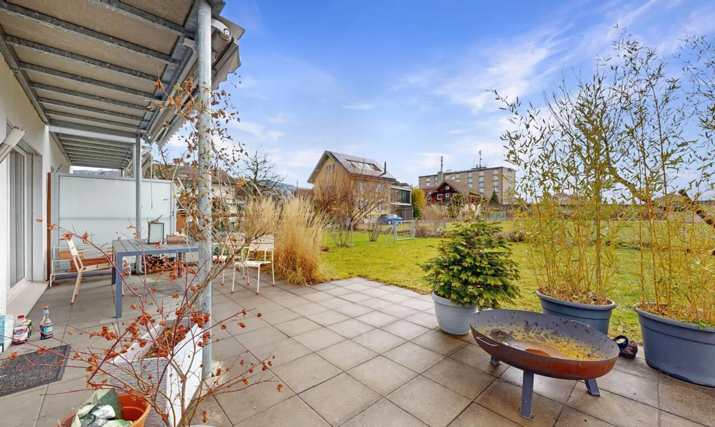 Family Dream with Mountain View and Garden in the Desirable Thuner Dürrenast - Photo 3 of 11