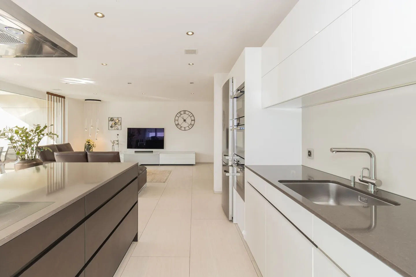 Hochwertige 4.5-Terrassenwohnung - Exklusives Wohnerlebnis mit spektakulärer Weitsicht - Foto 9 von 13