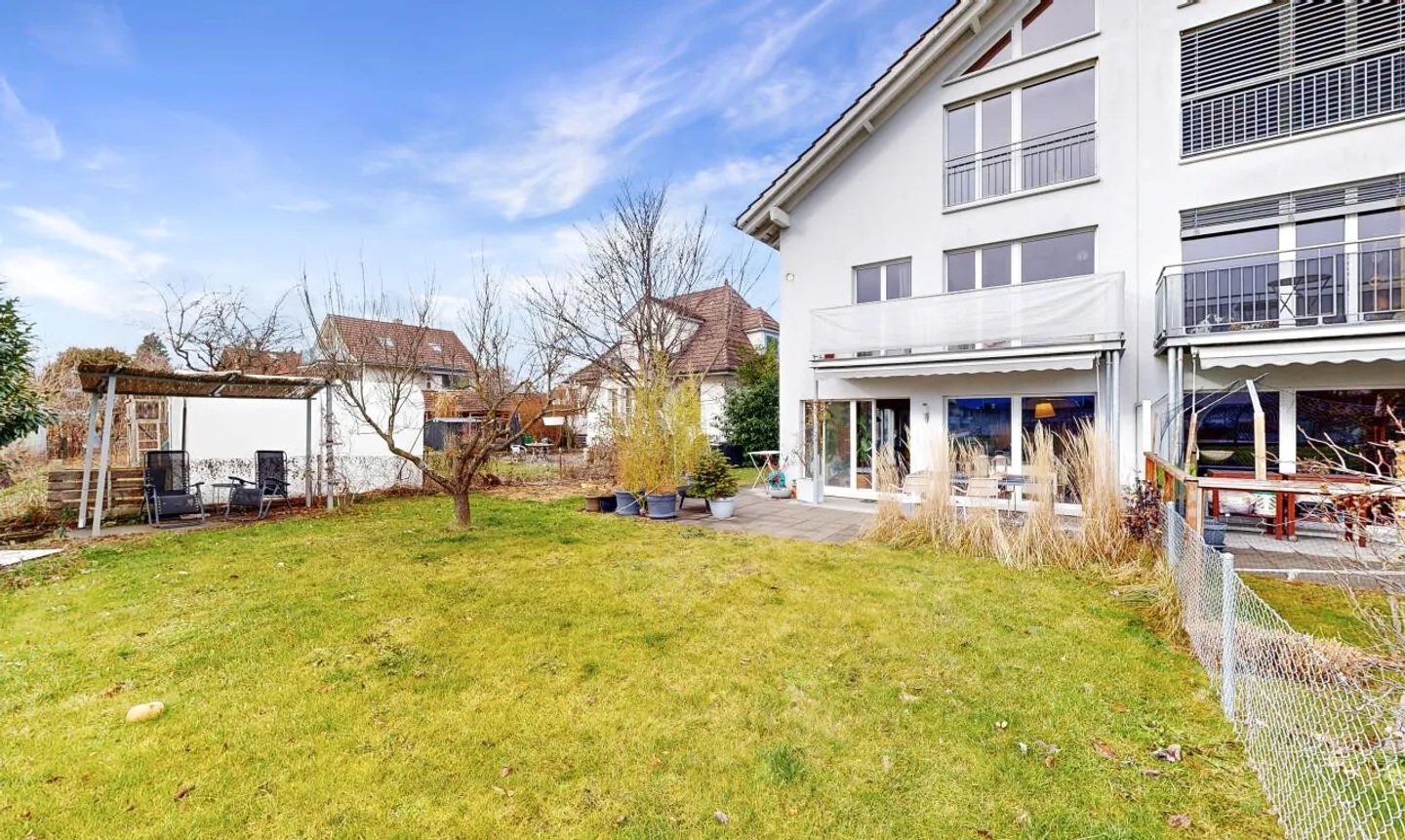 Family Dream with Mountain View and Garden in the Desirable Thuner Dürrenast - Photo 4 of 11