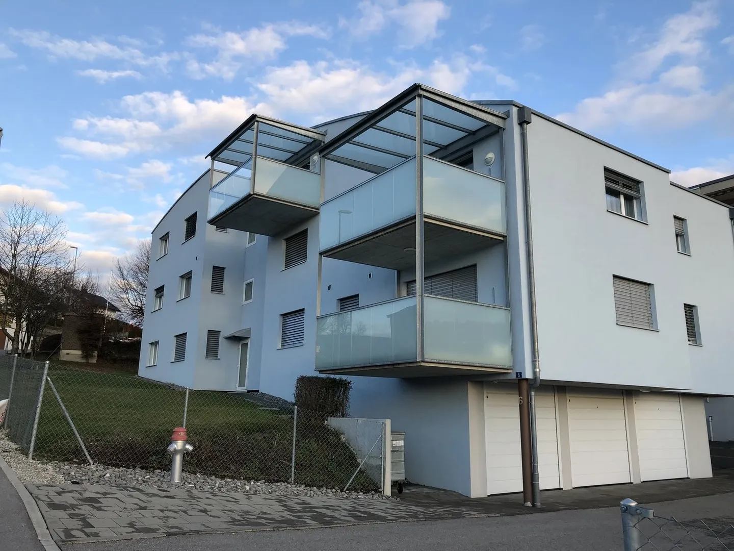 Aussenparkplatz zu Vermieten in Schmitten - Photo 1 sur 3