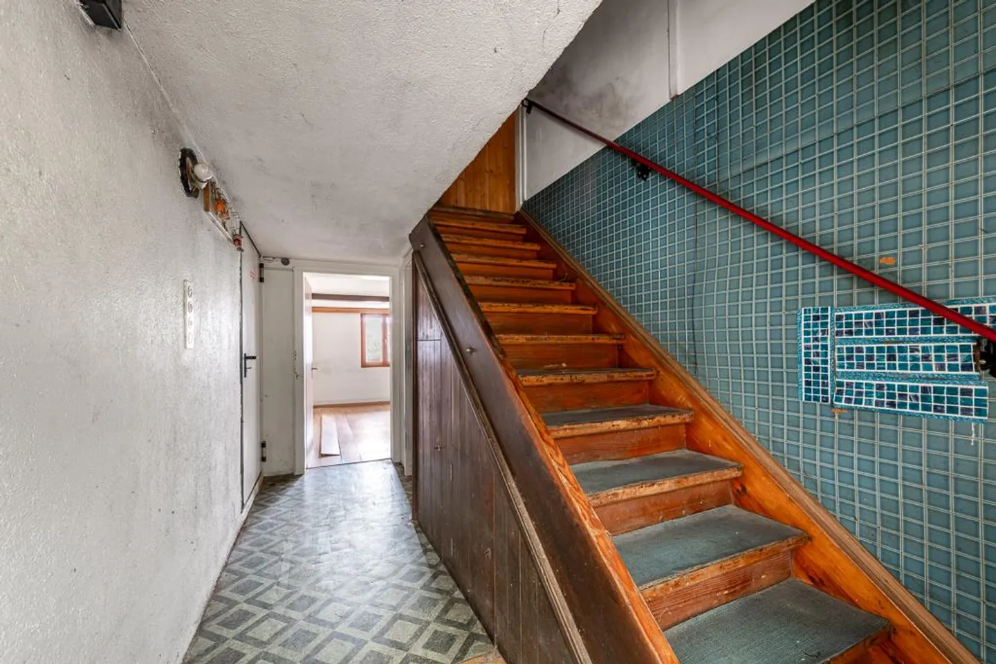 Hettenschwil: Casa residenziale di 5 stanze con parte commerciale e fienile - Foto 5 di 9