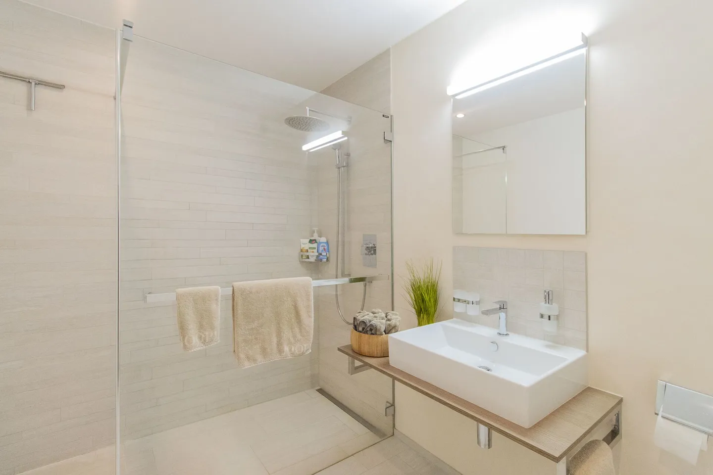 Hochwertige 4.5-Terrassenwohnung - Exklusives Wohnerlebnis mit spektakulärer Weitsicht - Foto 11 von 13