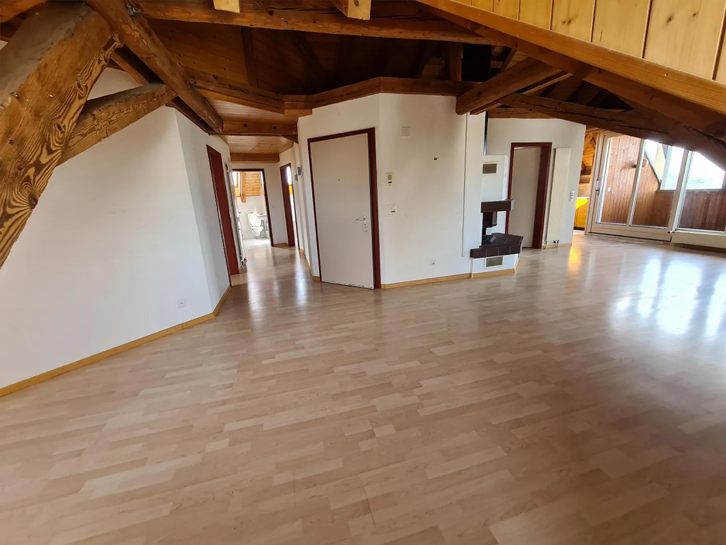 3.5-room attic apartment with fireplace and lake view - Photo 7 of 15