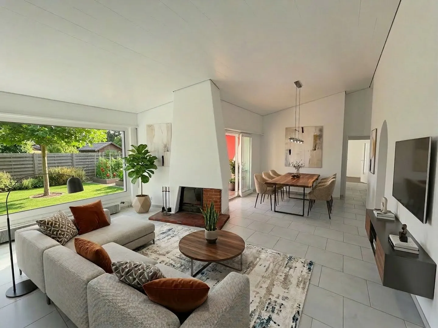 Maison individuelle avec beaucoup de potentiel - Photo 1 sur 13