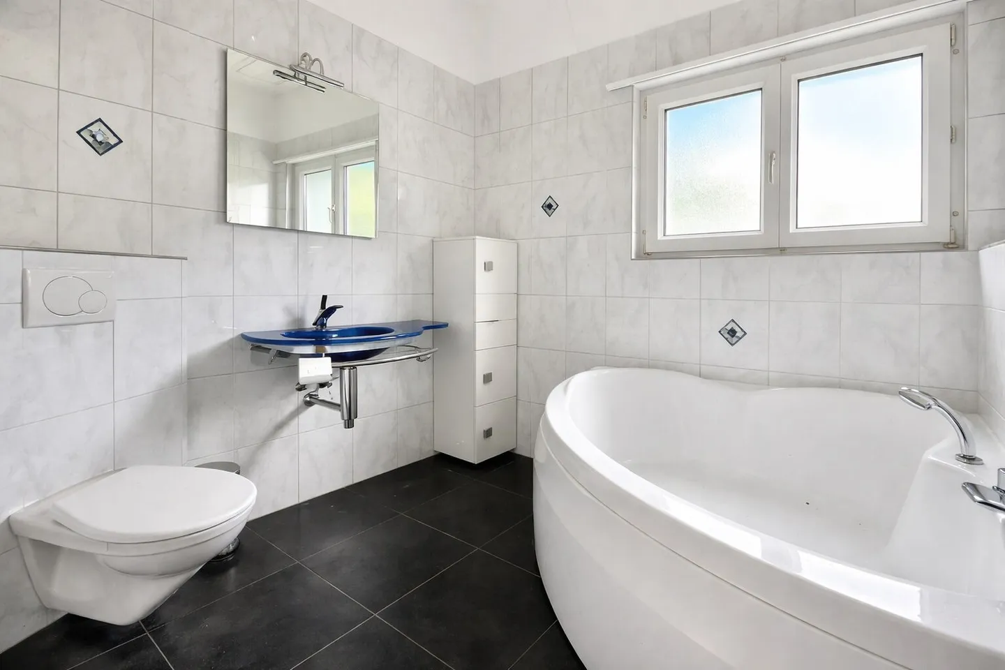 Maison individuelle avec beaucoup de potentiel - Photo 4 sur 13