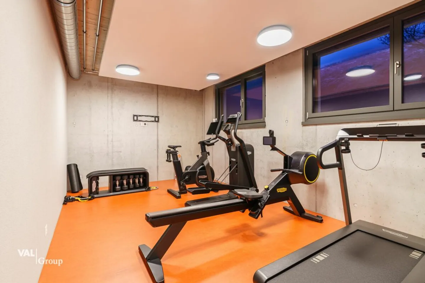 Centre de services dans un emplacement excellent avec des options d'utilisation polyvalentes - Photo 8 sur 13