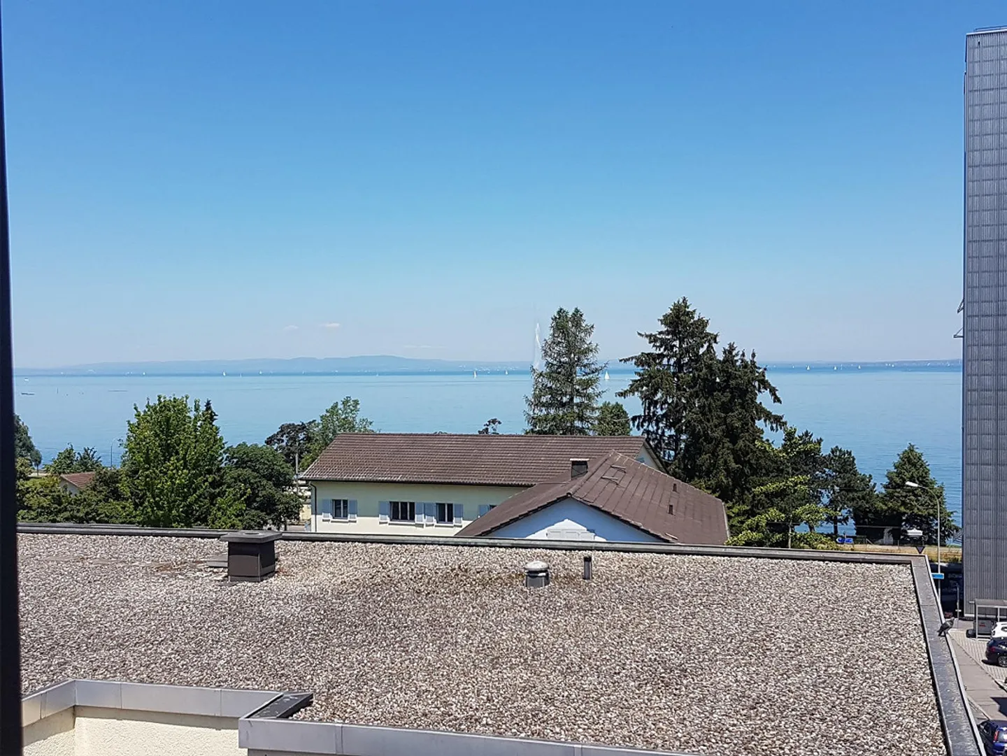 3.5-room attic apartment with fireplace and lake view - Photo 14 of 15