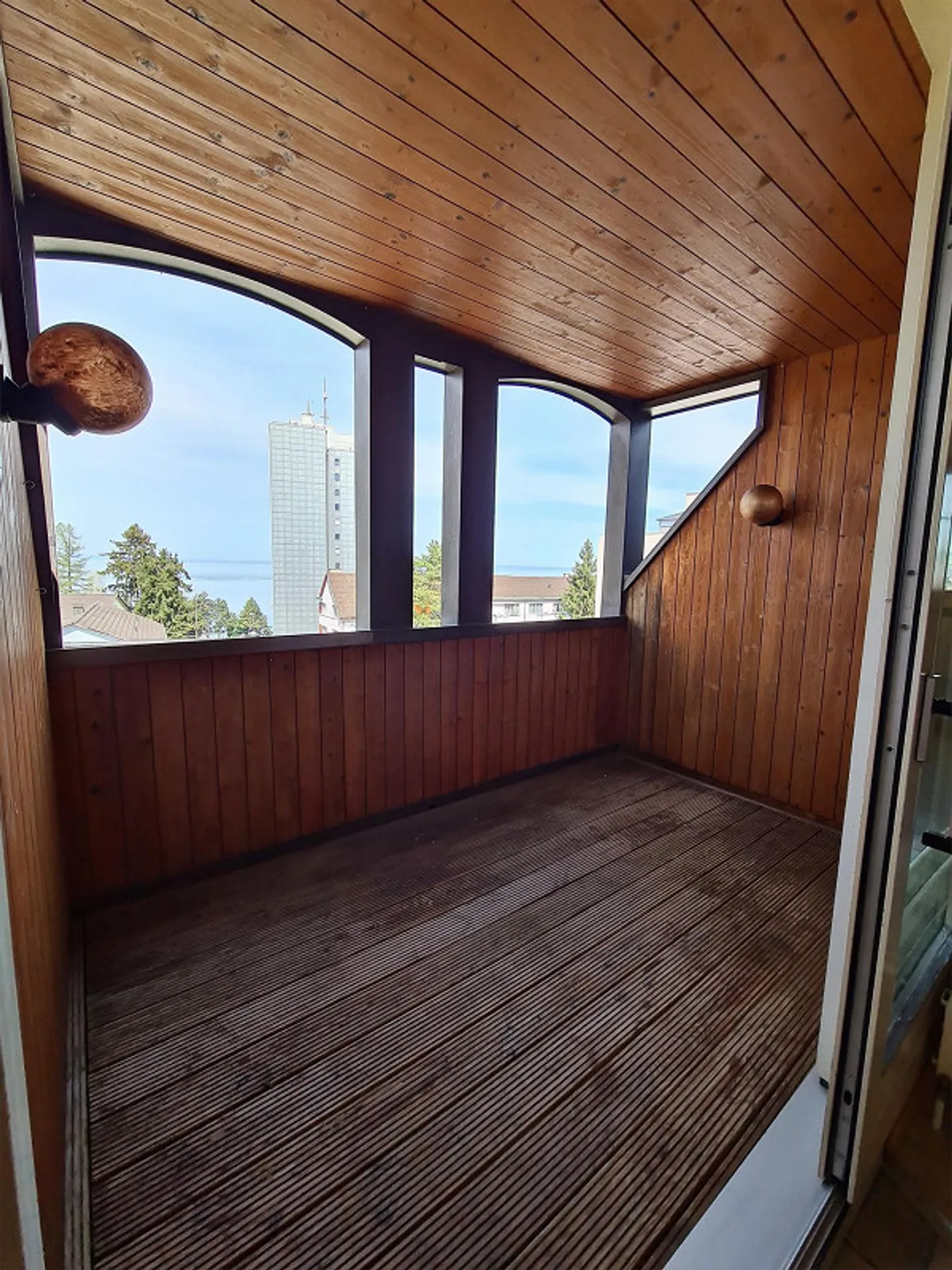 3.5-room attic apartment with fireplace and lake view - Photo 13 of 15