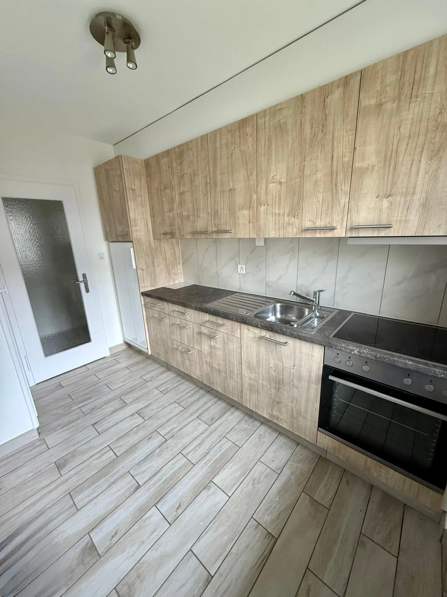 Modern 3-room apartment in Brügg - Photo 2 of 7