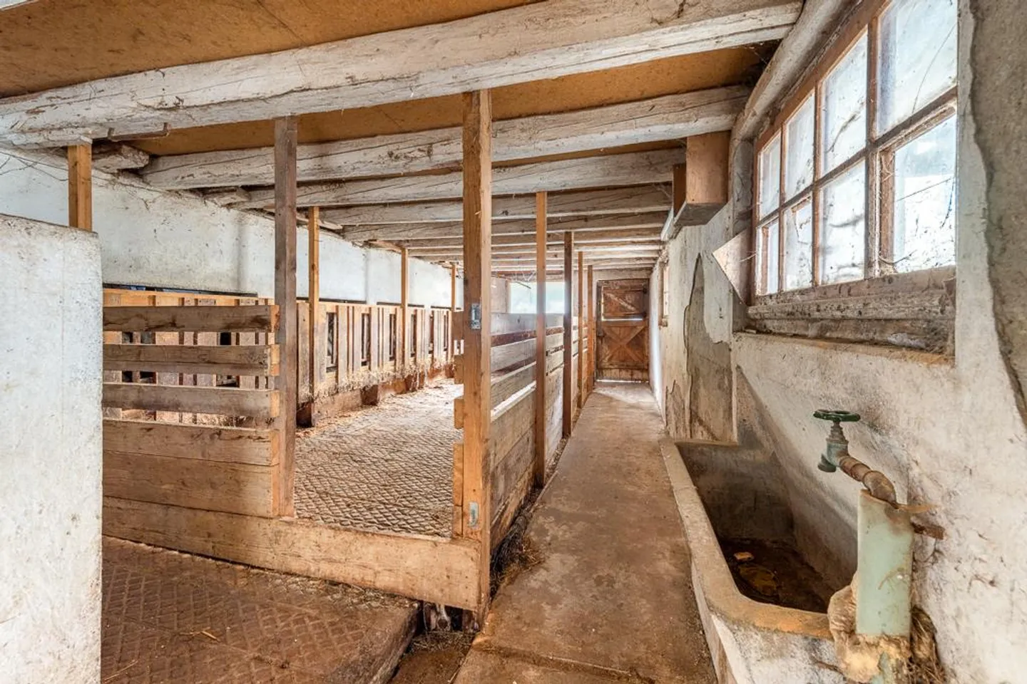 Hettenschwil : Maison résidentielle de 5 pièces avec partie commerciale et grange - Photo 7 sur 9