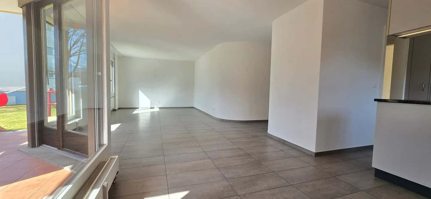 Appartement de 4,5 pièces fraîchement rénové directement à côté de l'école maternelle et de l'école primaire - Photo 2 sur 13