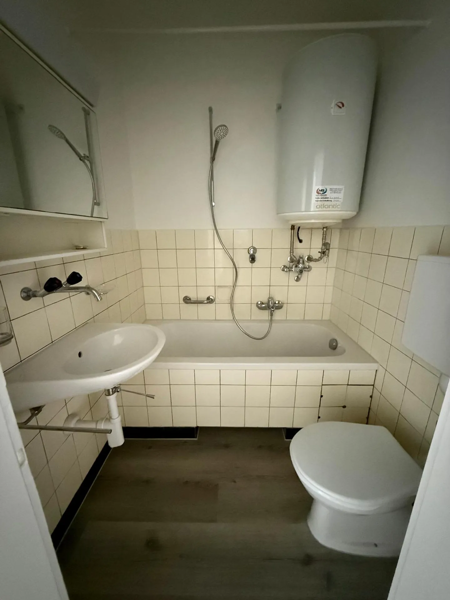 Modern 3-room apartment in Brügg - Photo 3 of 7