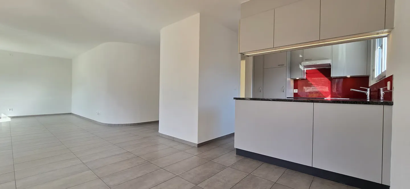 Appartement de 4,5 pièces fraîchement rénové directement à côté de l'école maternelle et de l'école primaire - Photo 4 sur 13