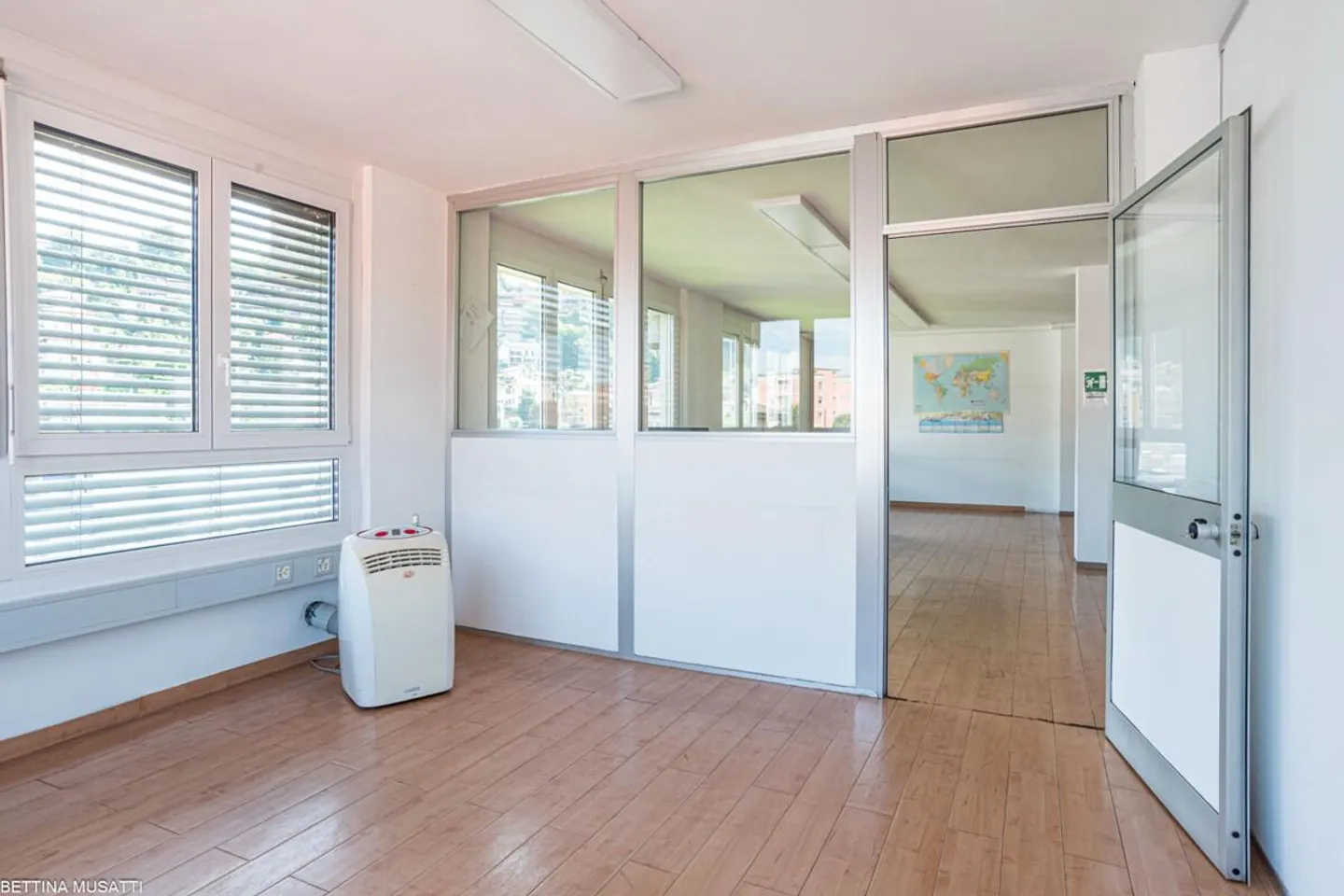 Ufficio luminoso a Chiasso - Foto 3 di 8