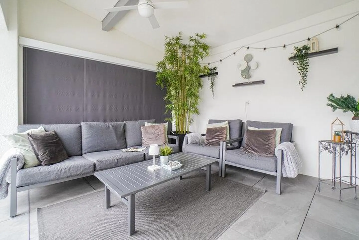 MAISON INDIVIDUELLE À BUCHS (SG) - COMPLÈTEMENT RÉNOVÉE EN 2022 AVEC UN GRAND JARDIN - Photo 7 sur 8