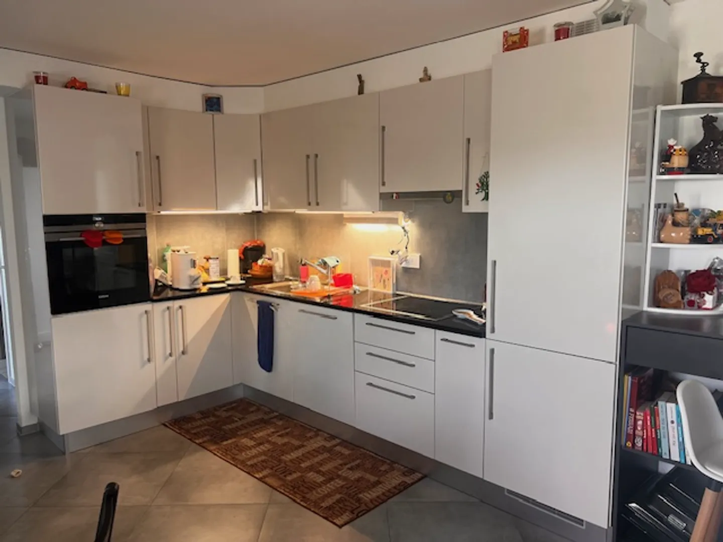 Appartement quasi neuf in Attika mit Terrasse in Villars-le-Terroir - Foto 2 von 14