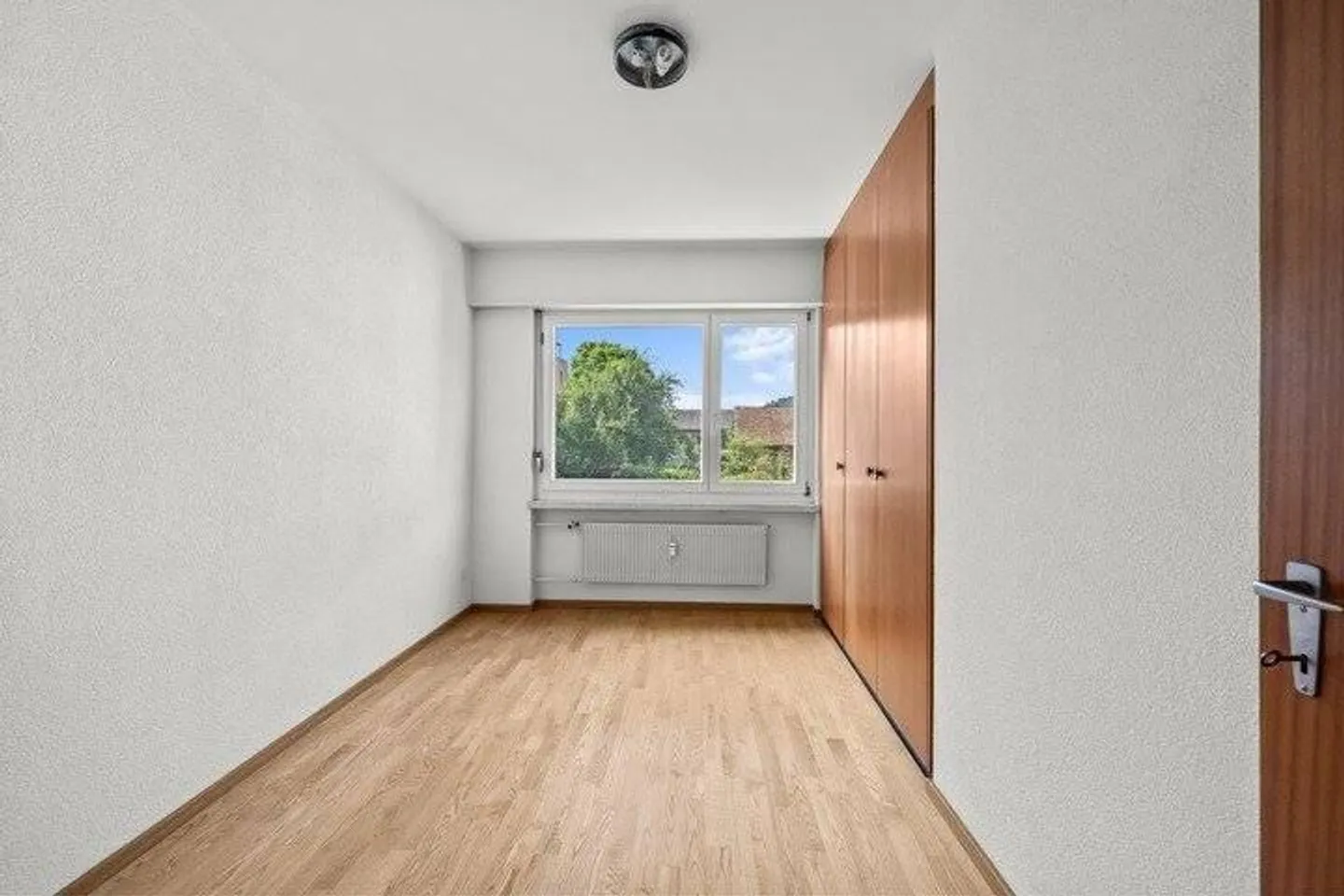 Appartement spacieux avec terrasse - Photo 5 sur 9