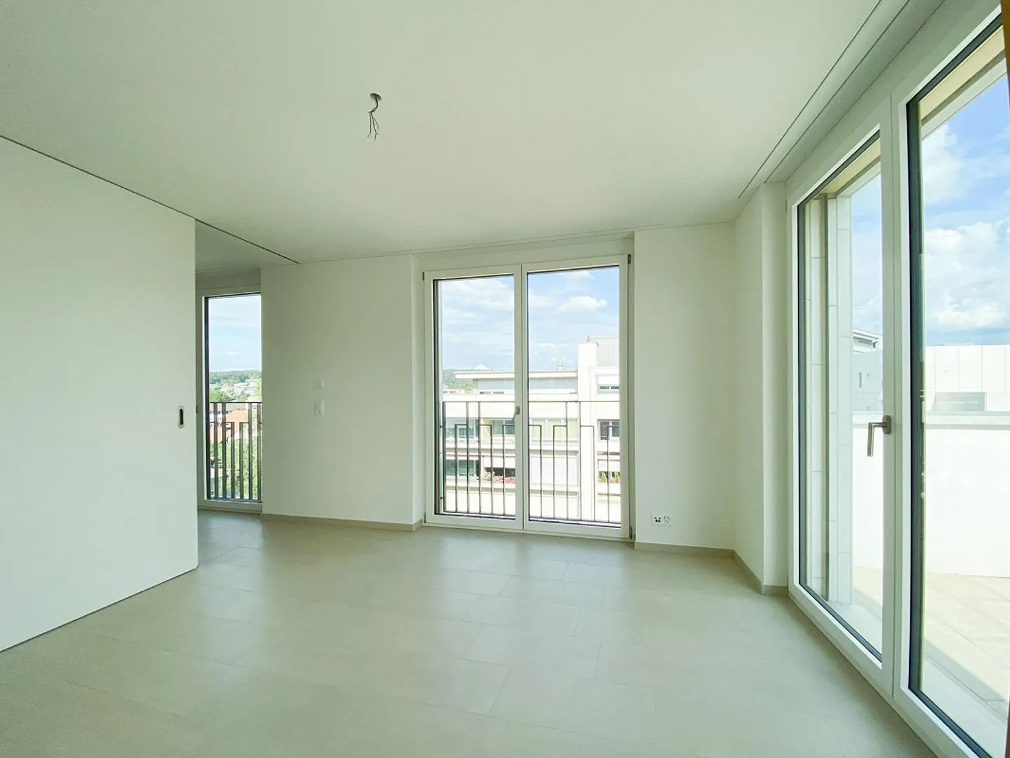 3.5 Room Apartment in Kloten - Photo 7 of 12