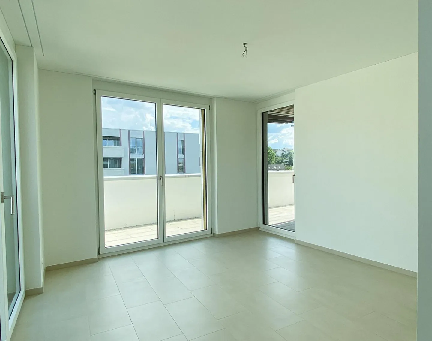 3.5 Room Apartment in Kloten - Photo 8 of 12