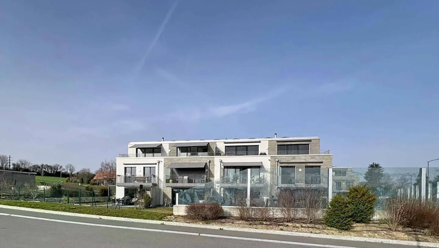 Modern Apartment with Lake View - Photo 1 of 11