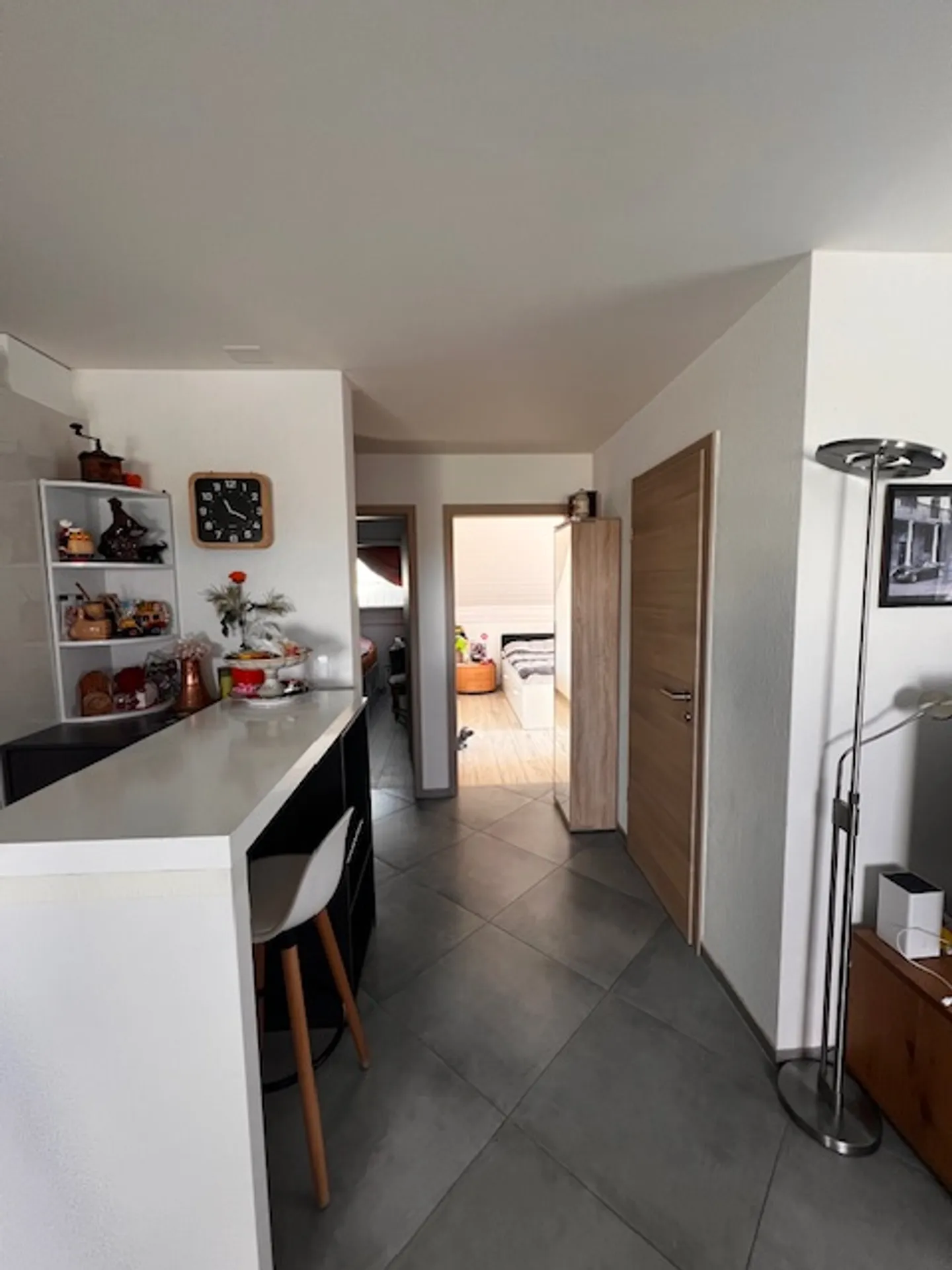 Appartement quasi neuf in Attika mit Terrasse in Villars-le-Terroir - Foto 7 von 14