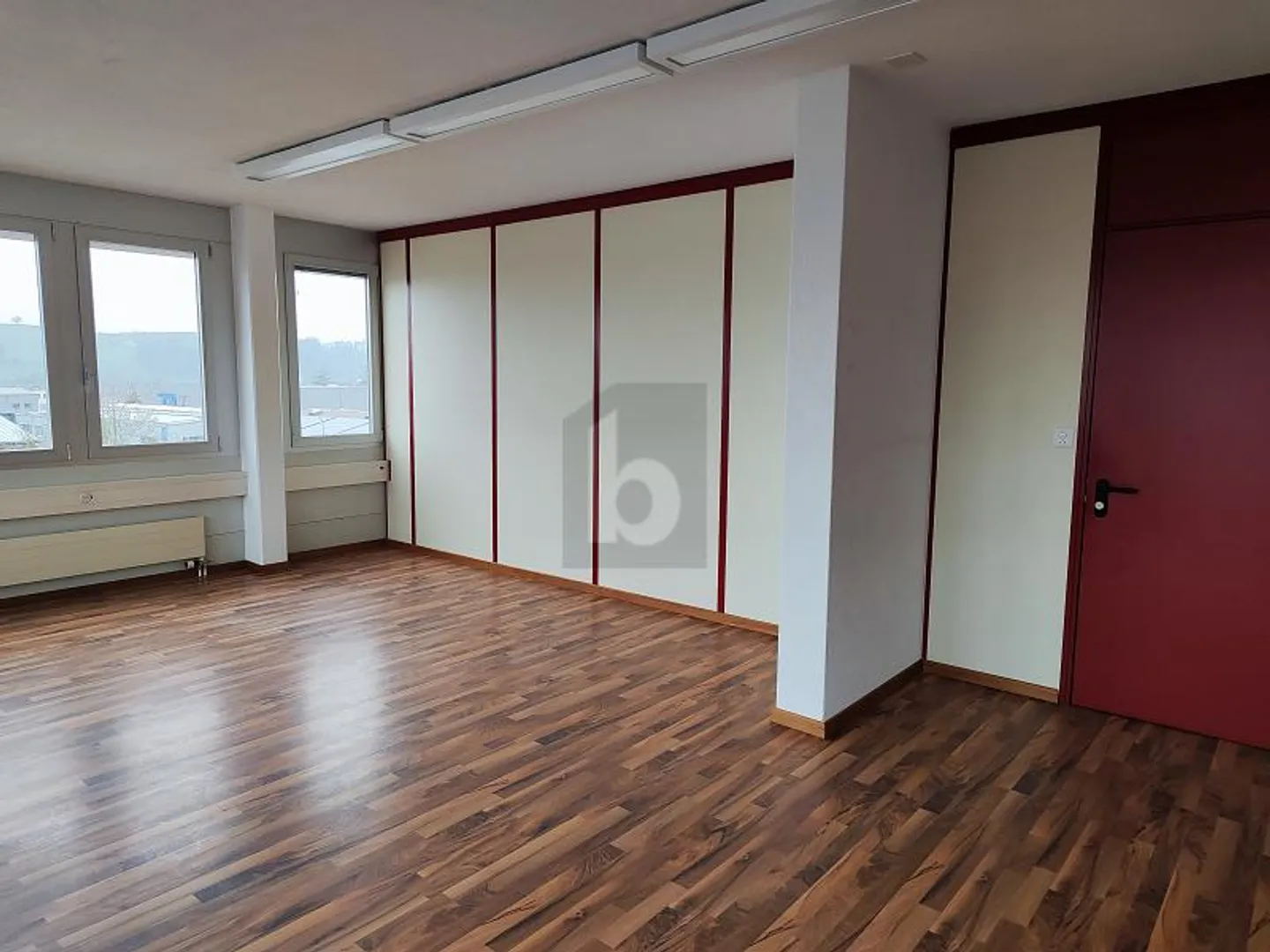 PRACTICAL SPACE FOR YOUR BUSINESS 05 - Photo 3 of 4