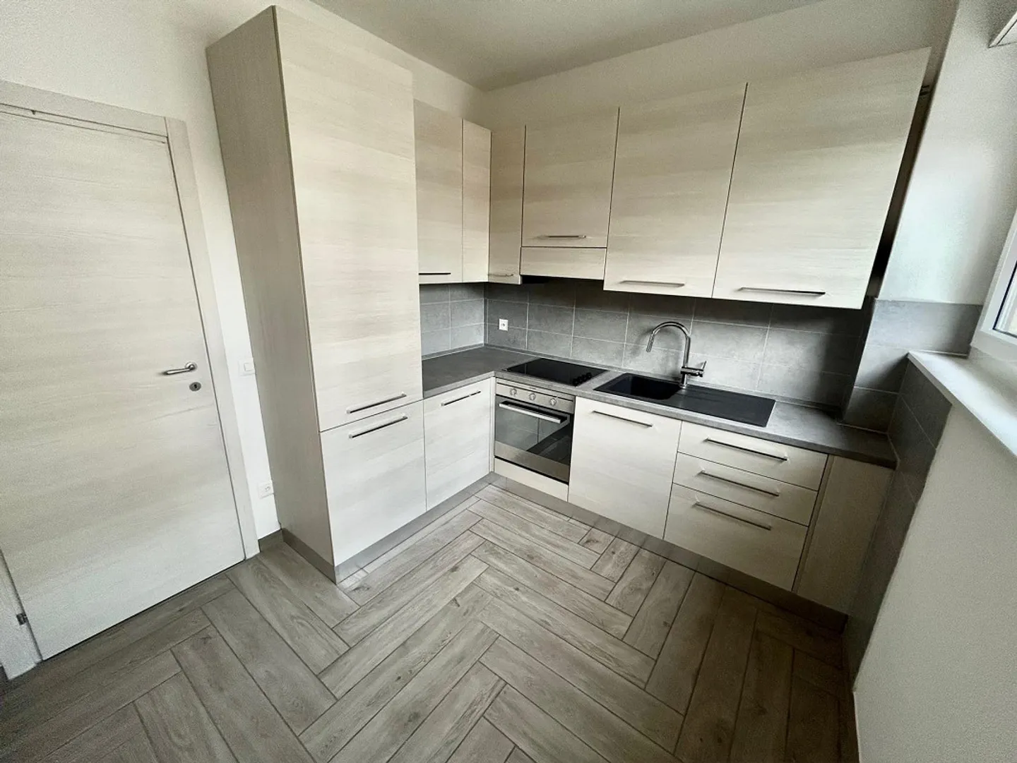 Fino a 3 mesi gratuiti 2.5 camere ristrutturate a Chiasso - Foto 1 di 10