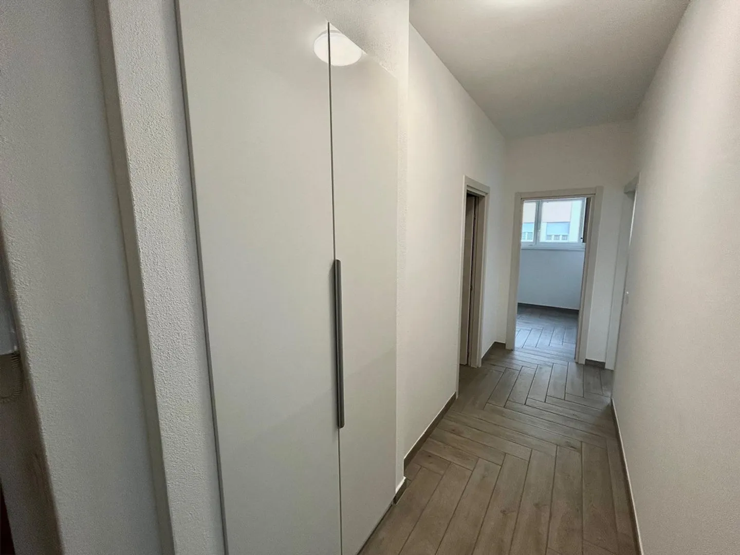 Fino a 3 mesi gratuiti 2.5 camere ristrutturate a Chiasso - Foto 4 di 10