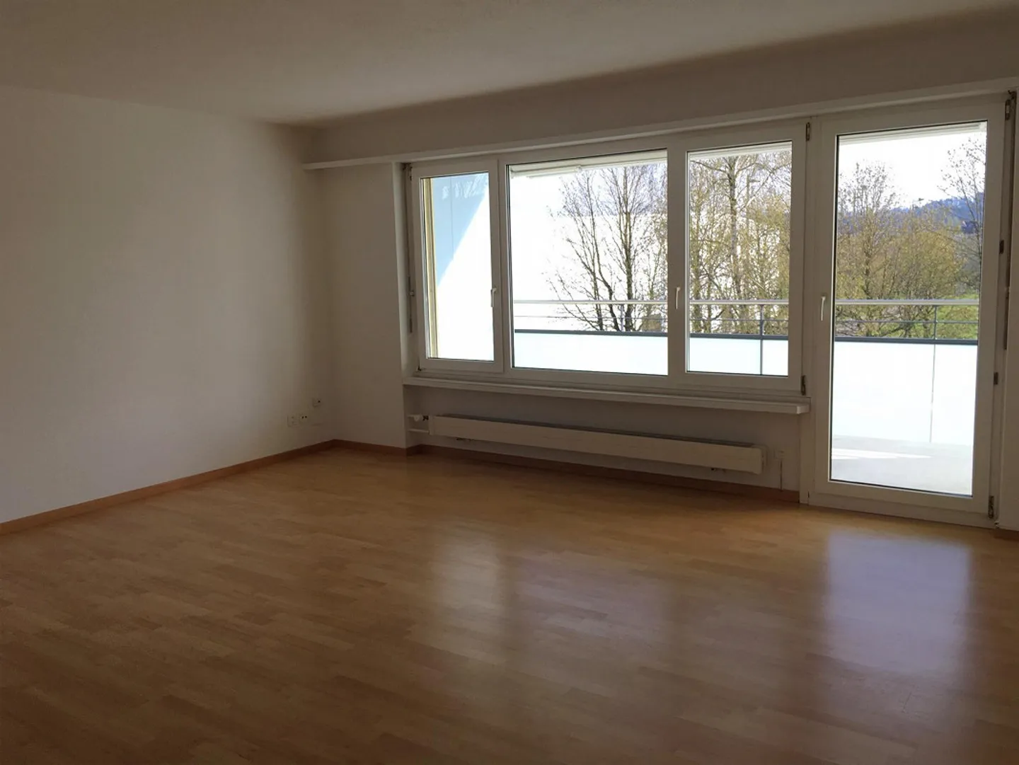 Zentrale und gemütliche 3.5 Zimmerwohnung zu vermieten! - Foto 2 von 8