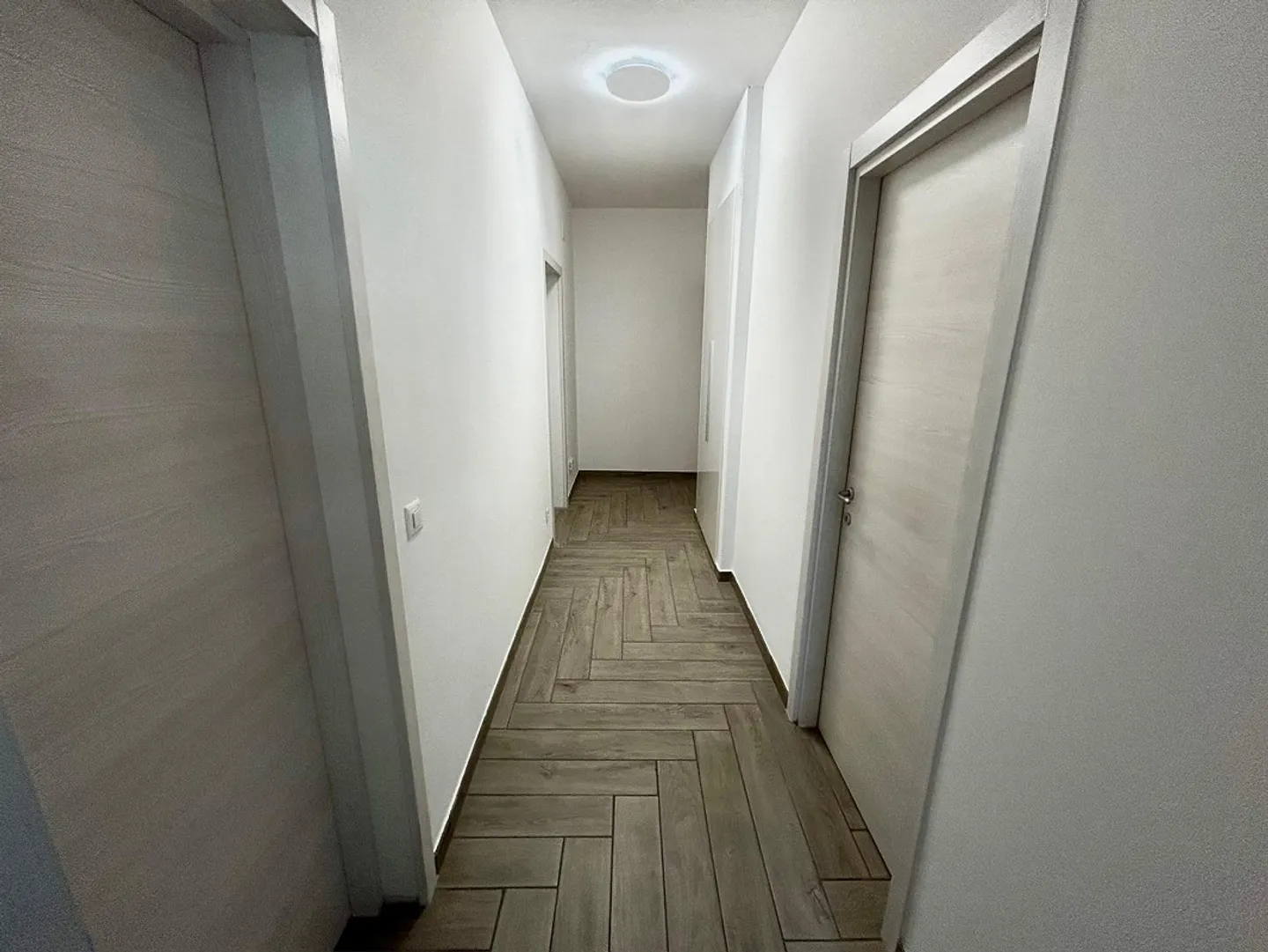 Fino a 3 mesi gratuiti 2.5 camere ristrutturate a Chiasso - Foto 5 di 10