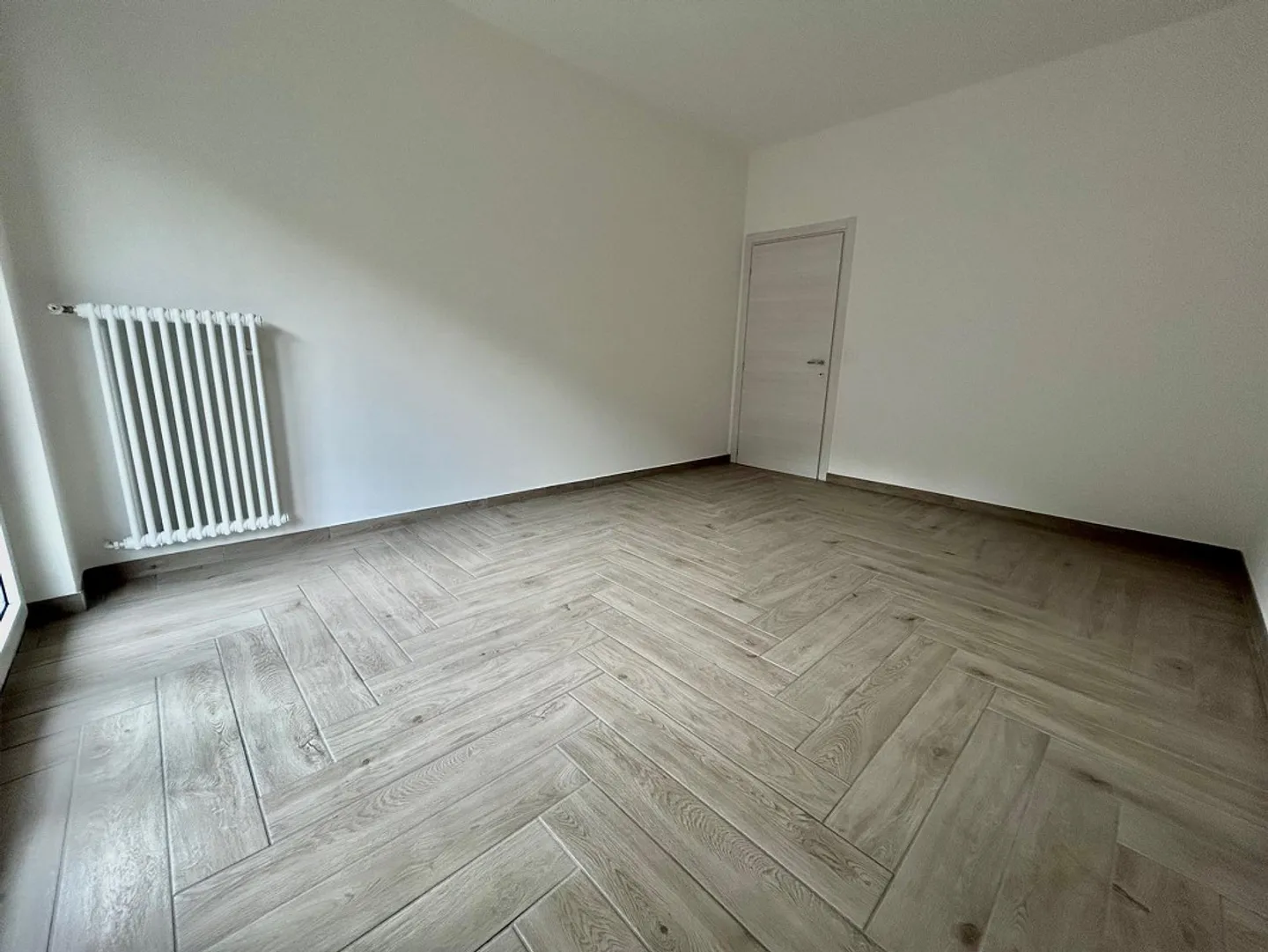 Fino a 3 mesi gratuiti 2.5 camere ristrutturate a Chiasso - Foto 6 di 10