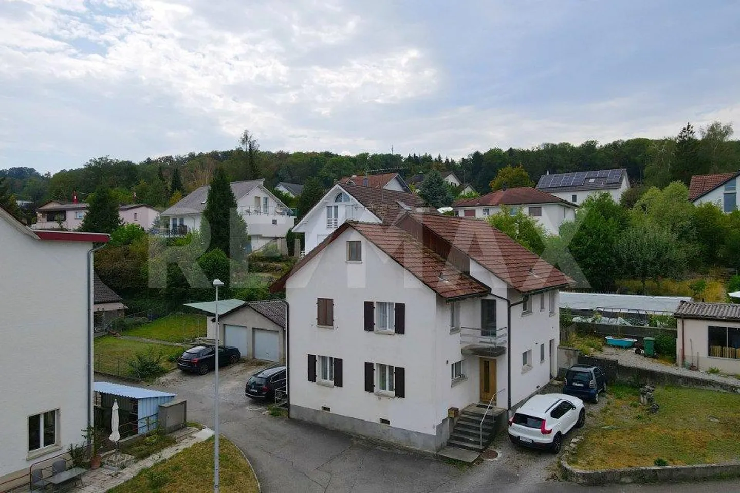 Investment property with potential – Detached multi-family house near B... - Photo 1 of 13