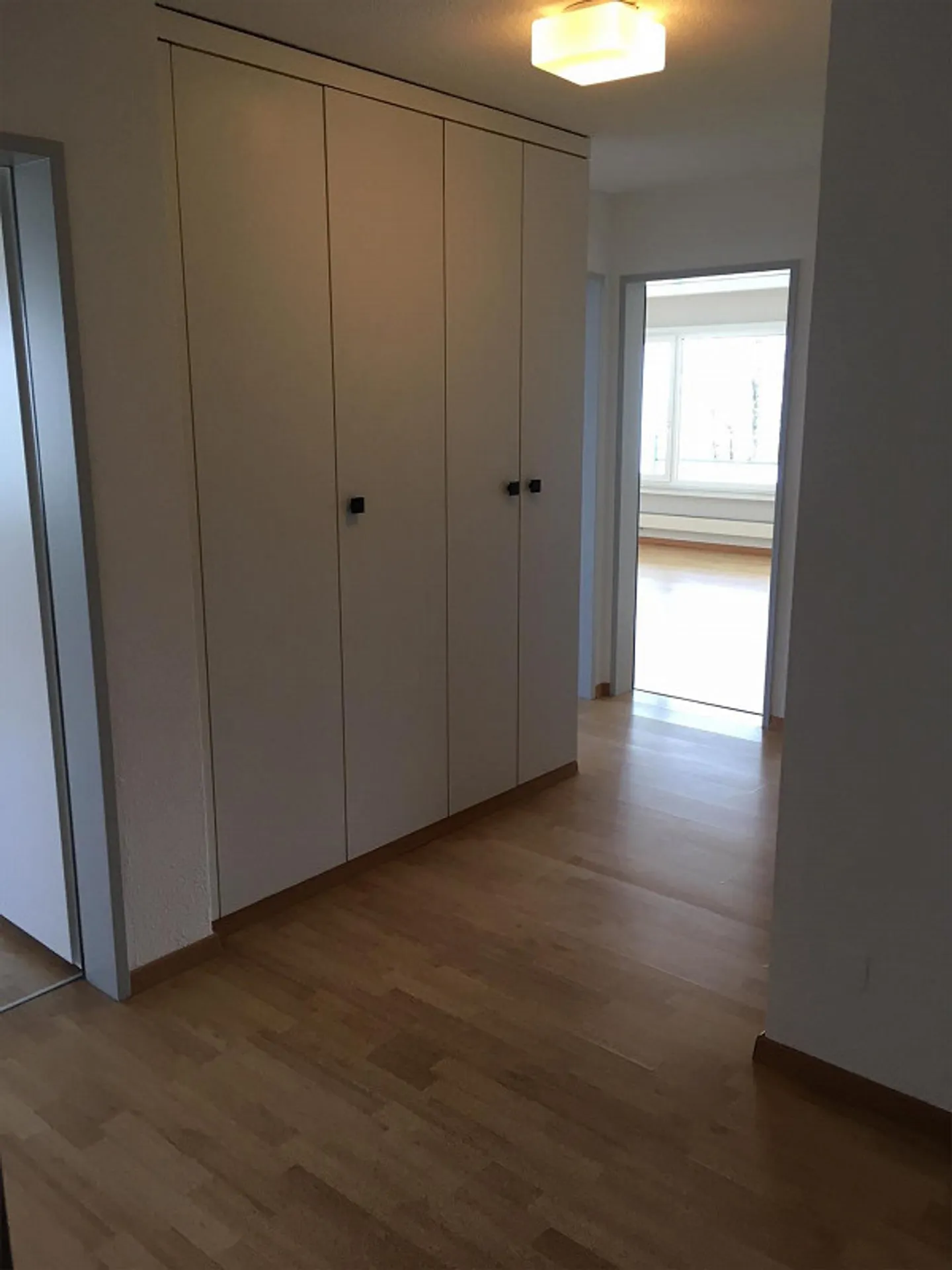 Zentrale und gemütliche 3.5 Zimmerwohnung zu vermieten! - Foto 6 von 8