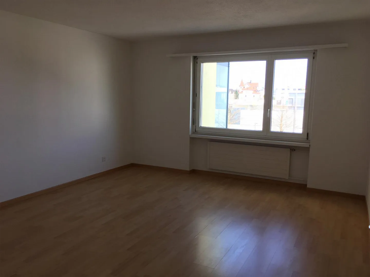 Zentrale und gemütliche 3.5 Zimmerwohnung zu vermieten! - Foto 7 von 8