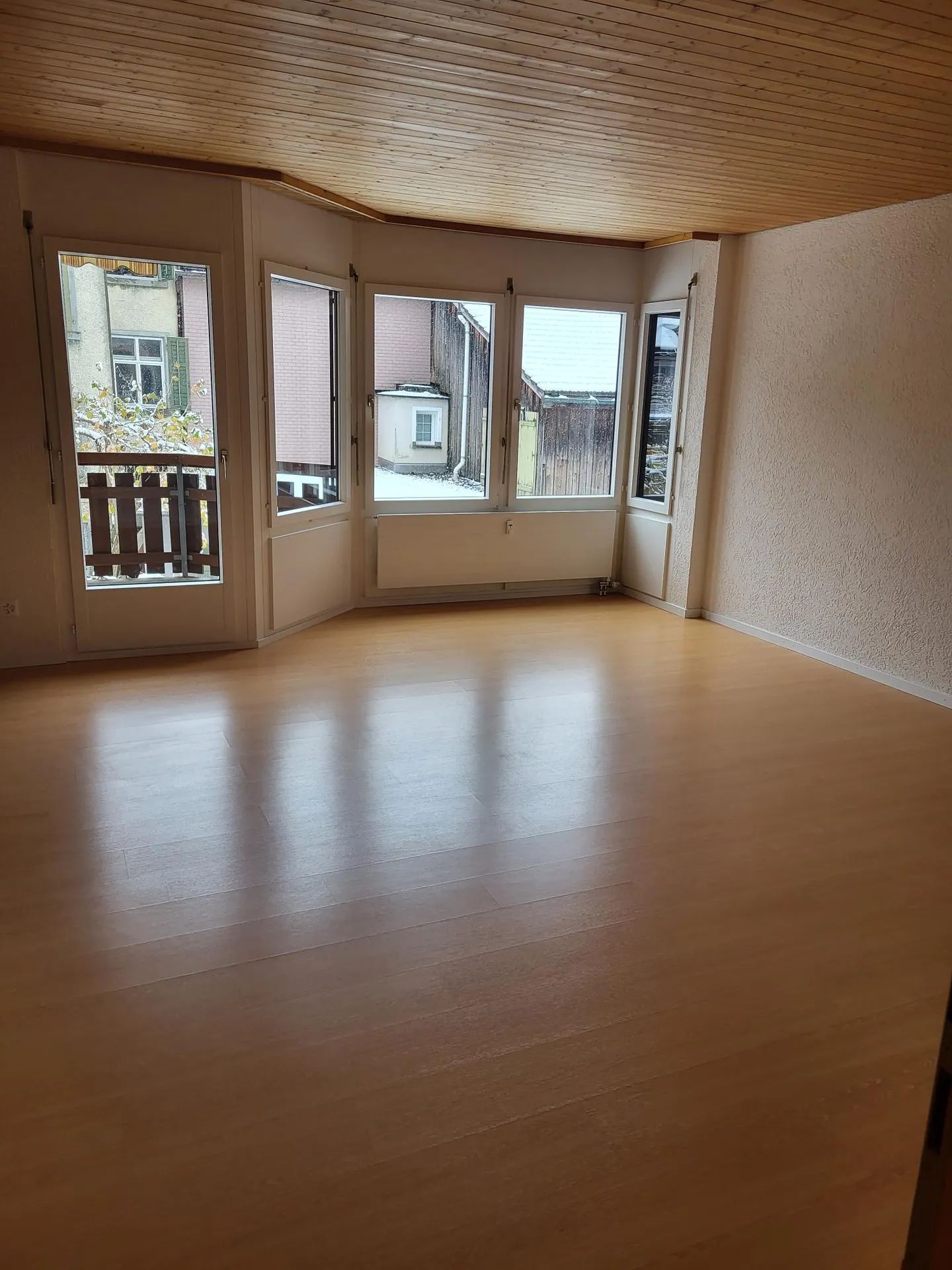Appartement confortable de 3,5 pièces dans un quartier résidentiel calme - Photo 5 sur 8