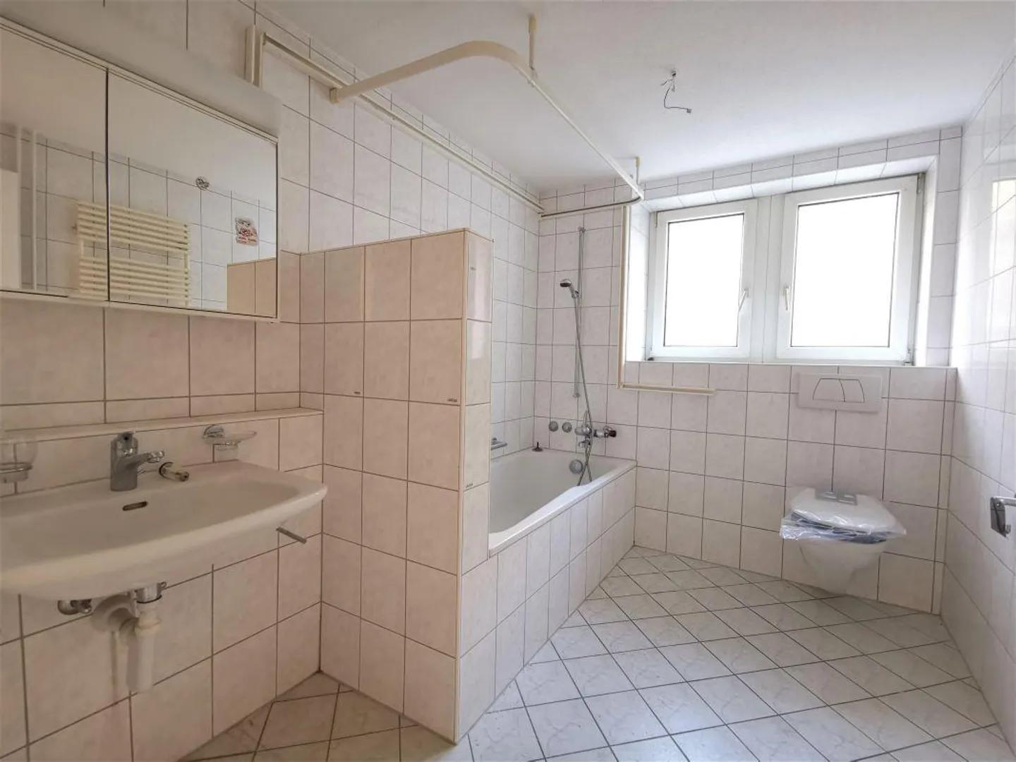 Bright apartment near the city and the Rhine - Photo 3 of 6