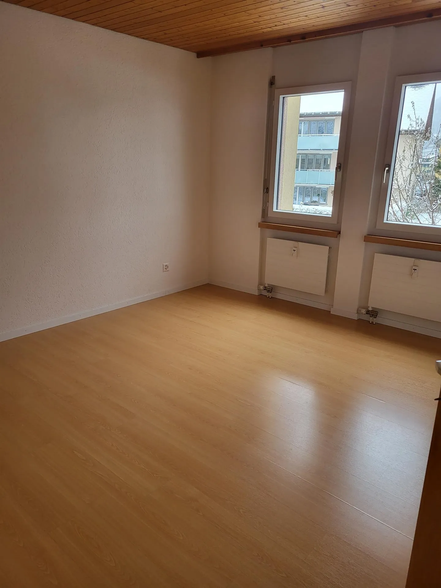 Appartement confortable de 3,5 pièces dans un quartier résidentiel calme - Photo 7 sur 8