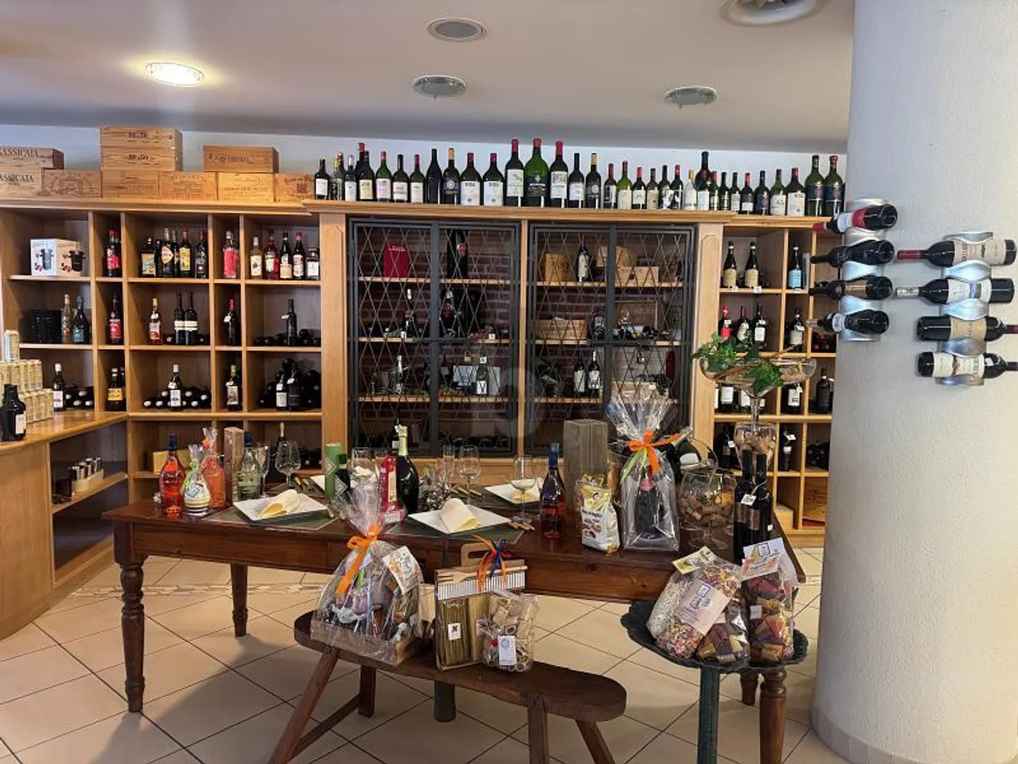 HIGH GASTRONOMY IN A DYNAMIC SETTING - Photo 1 of 6