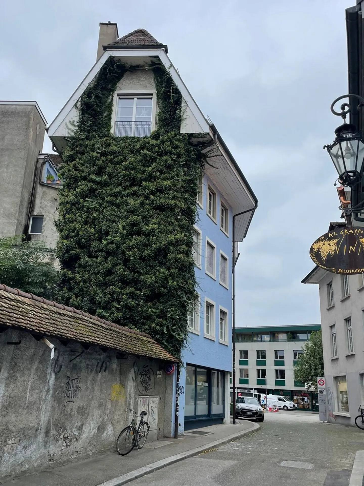 Modern 2.5-room apartment with balcony in the heart of Solothurn - Photo 7 of 9