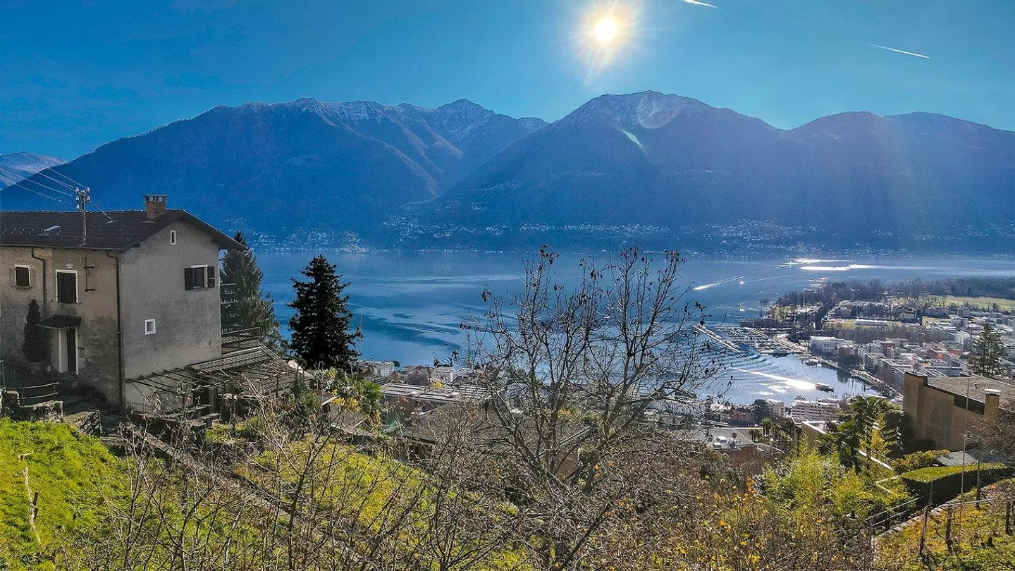 Terreno edificabile con splendida vista lago - Foto 3 di 8