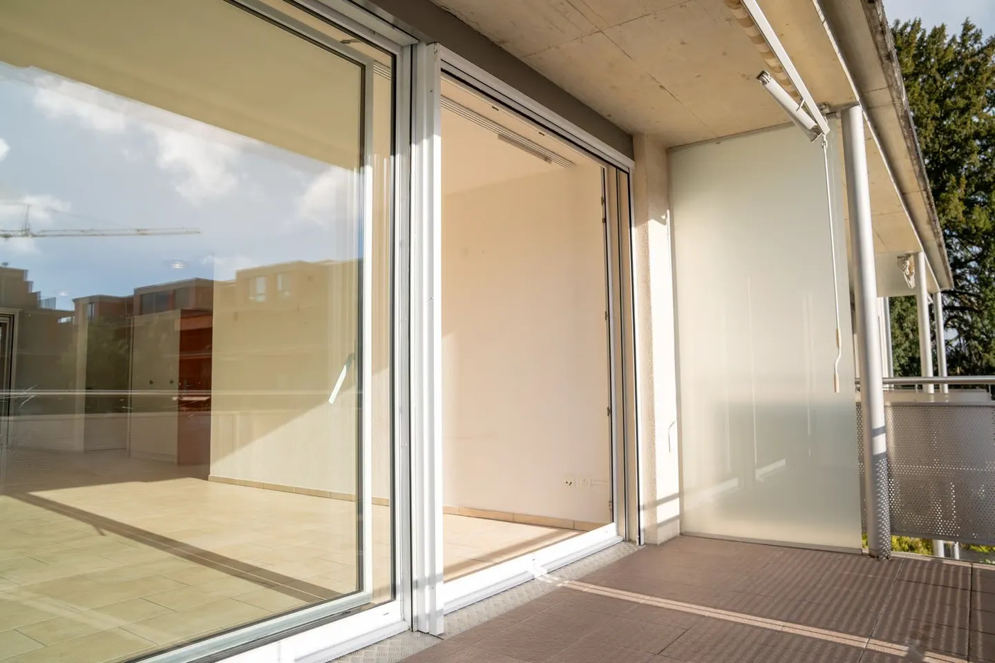 Modern 4.5-room apartment with Jura view in Biel - Photo 14 of 19