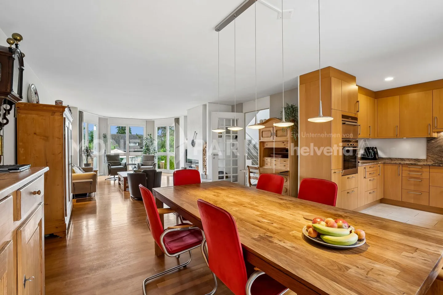 Attractive 5.5-room terraced house in a family-friendly location - Photo 4 of 15